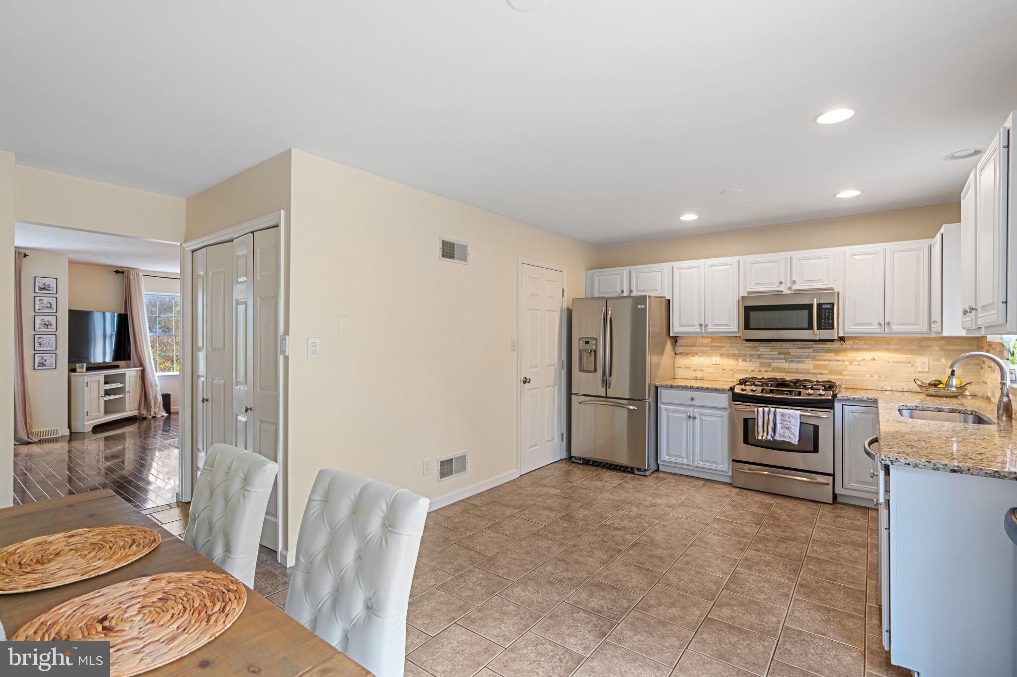 395 Crosswinds Drive Lititz, PA 17543 - Photo 4 of 24 Gallery Image 4