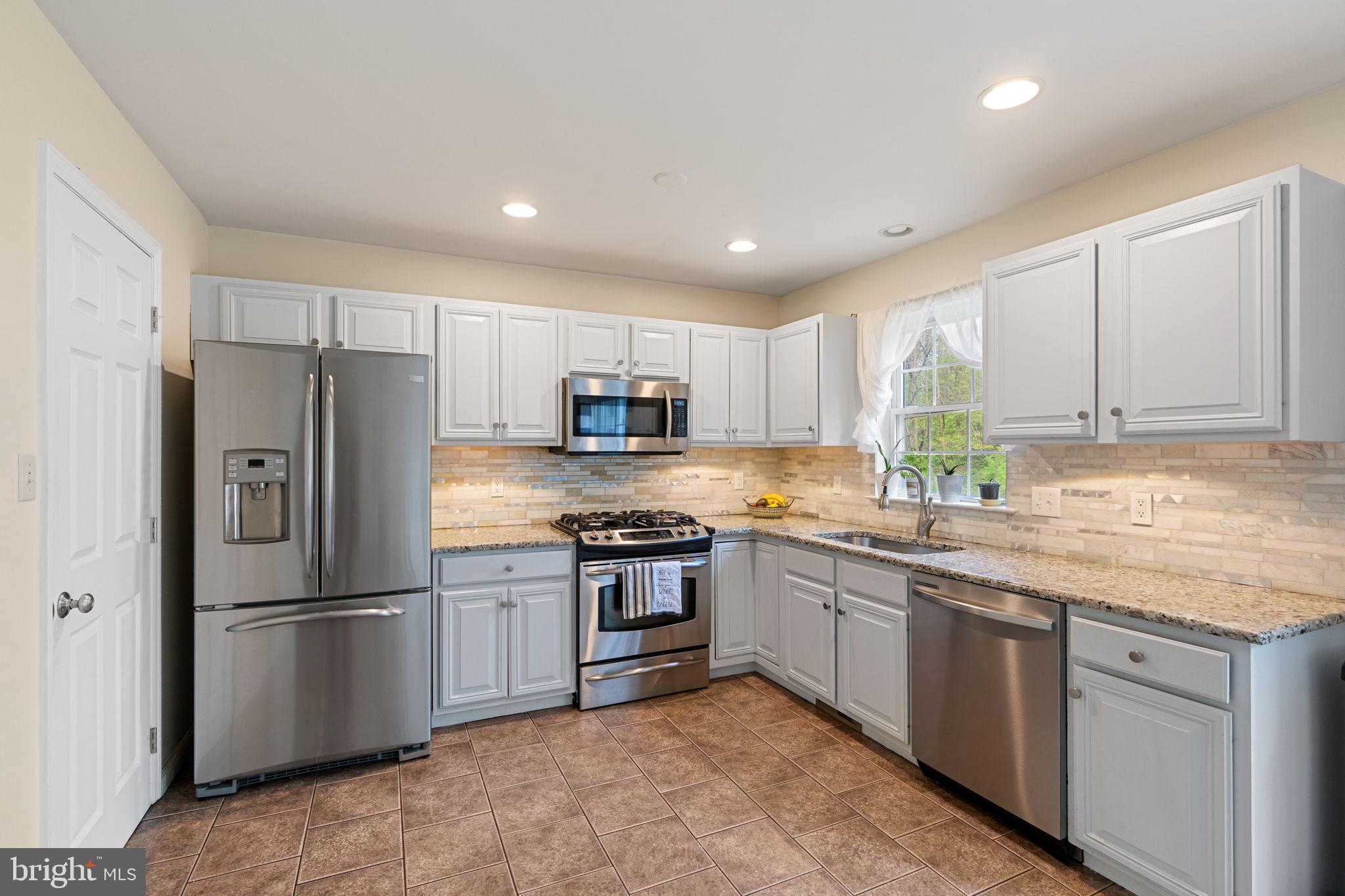 395 Crosswinds Drive Lititz, PA 17543 - Photo 6 of 24 Gallery Image 6