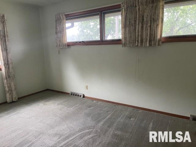 8814 Ridgewood Road Rock Island, IL 61201 - Photo 22 of 41