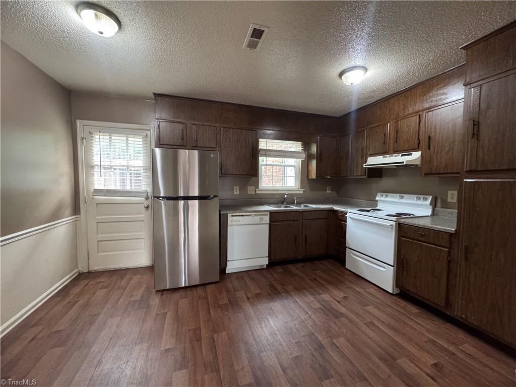 1311 West Meadowview Road, Unit C Greensboro, NC 27403 - Photo 7 of 23