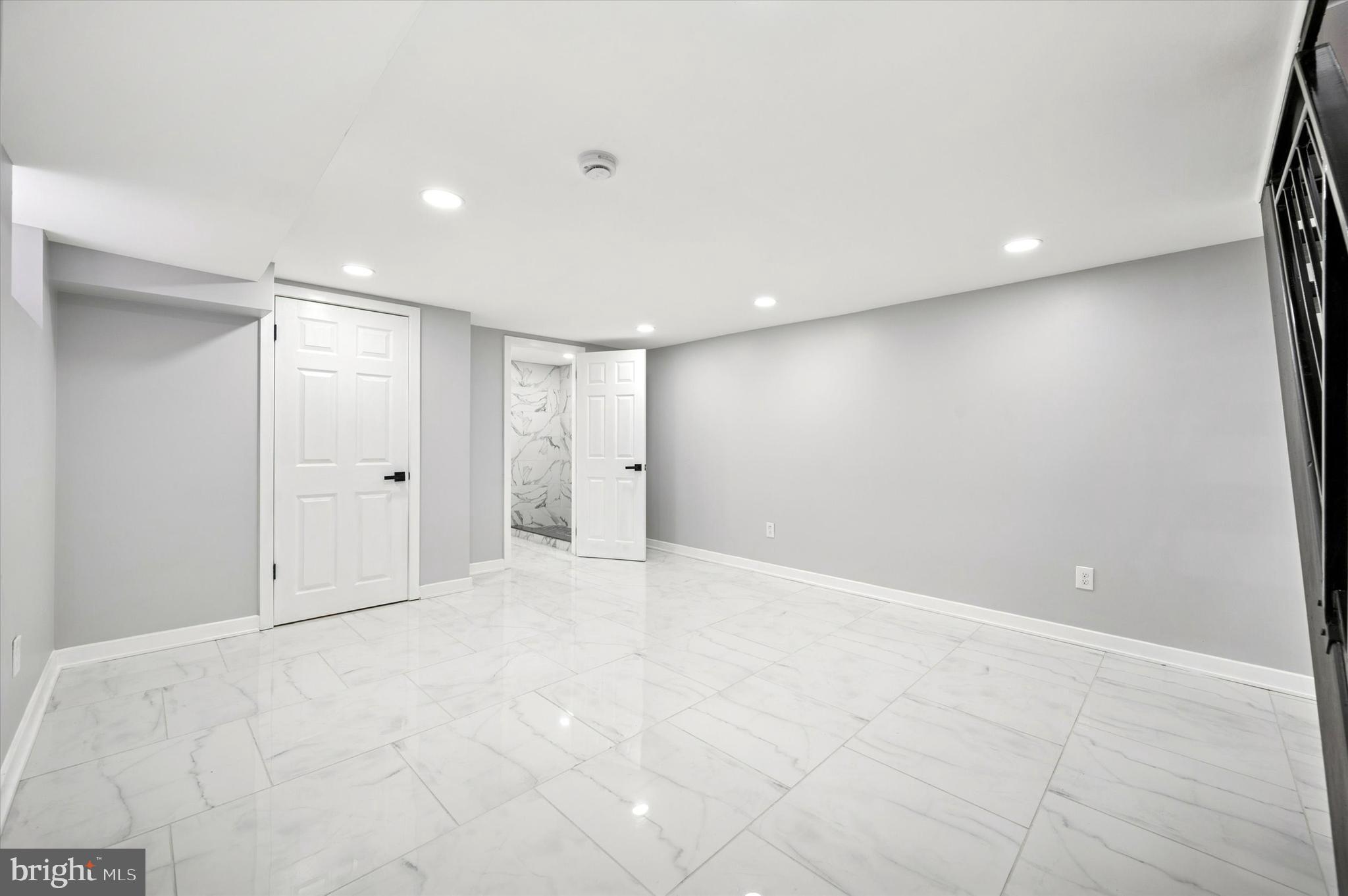 6866 North 19th Street Philadelphia, PA 19126 - Photo 22 of 28 a view of an empty room