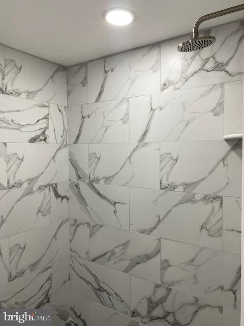 6866 North 19th Street Philadelphia, PA 19126 - Photo 26 of 28 a dirty bathroom with white shower