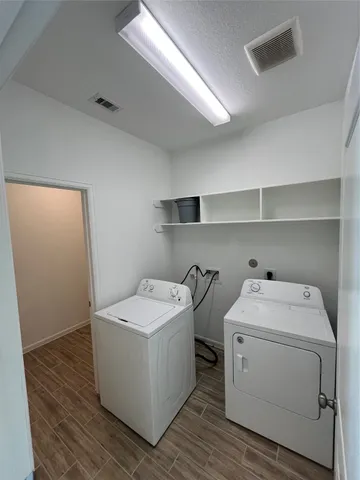 $2,400 | 10646 Cabot Trail, Rosharon, TX 77583