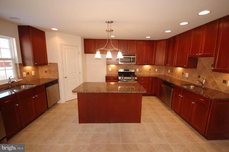 2810 Taney Road Baltimore, MD 21209 - Photo 8 of 19 Kitchen