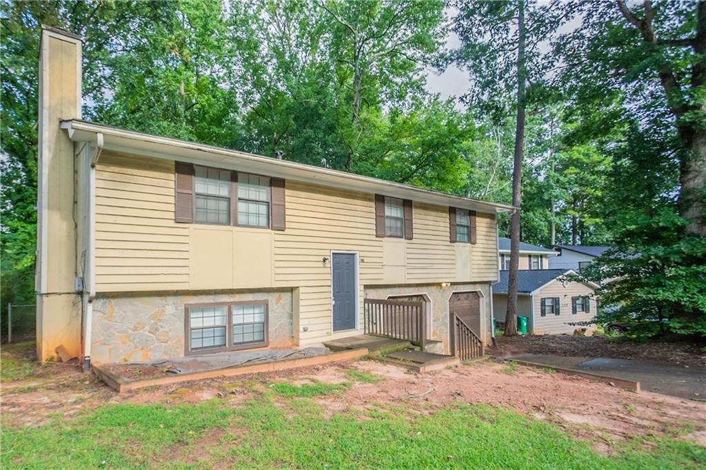 1104 To Lani Farm Road Stone Mountain, GA 30083 - Photo 3 of 40