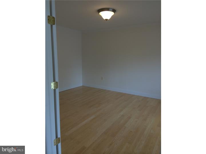 364 Ganttown Road Sewell, NJ 08080 - Photo 3 of 24 Living Room