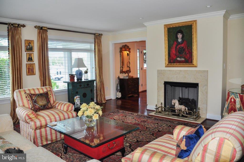 507 West Harbor Road St. Michaels, MD 21663 - Photo 2 of 25 Formal living area