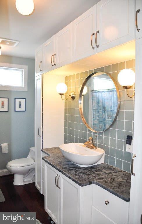 507 West Harbor Road St. Michaels, MD 21663 - Photo 20 of 25 3rd floor full bath