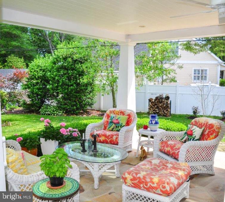 507 West Harbor Road St. Michaels, MD 21663 - Photo 8 of 25 Outdoor living just off kitchen views of yard