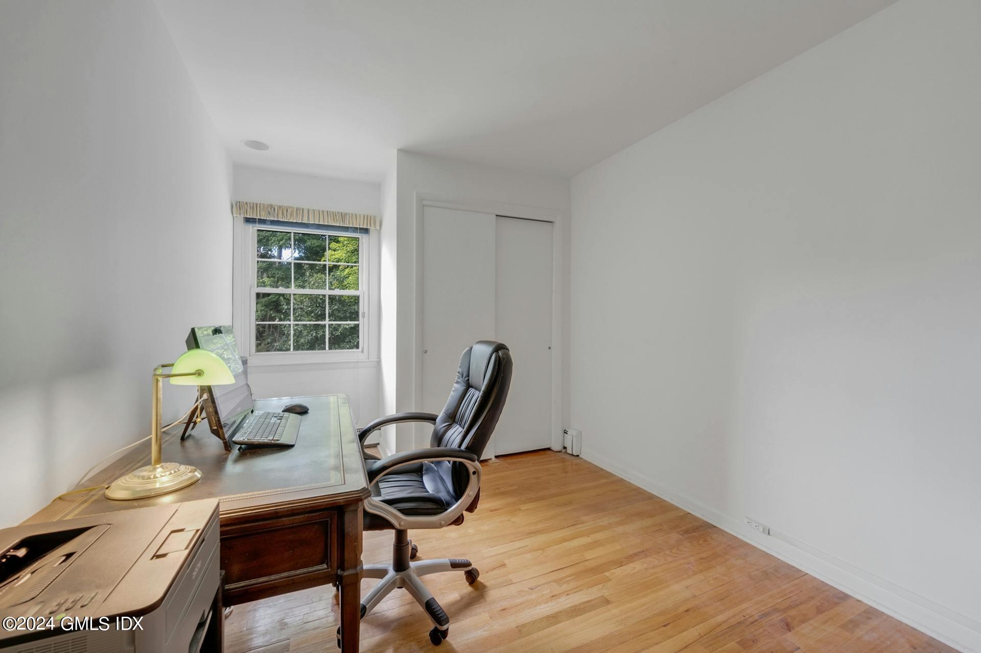 75 Bowman Drive Greenwich, CT 06831 - Photo 13 of 22