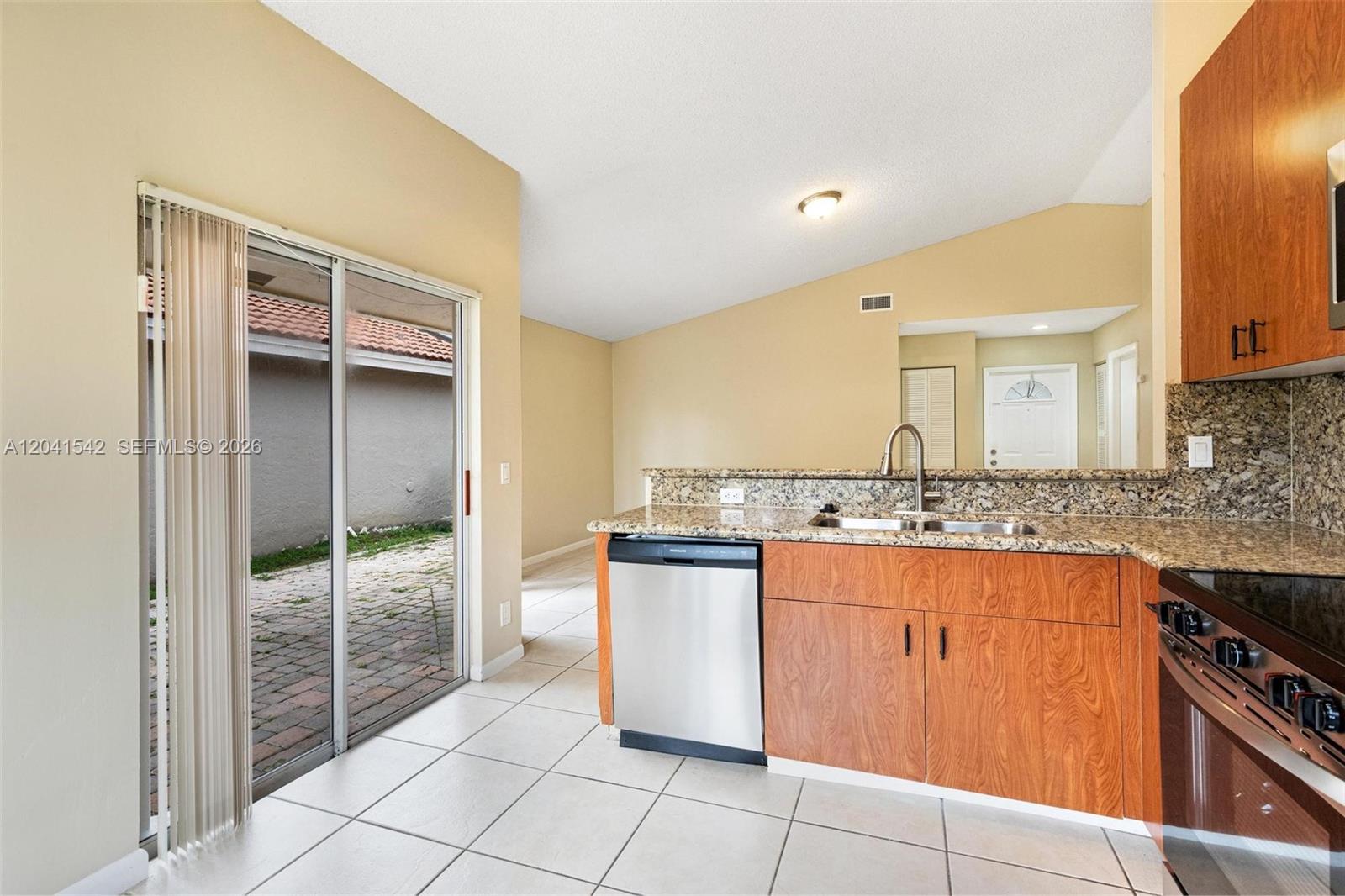 1513 Garden Road Weston, FL 33326 - Photo 7 of 25