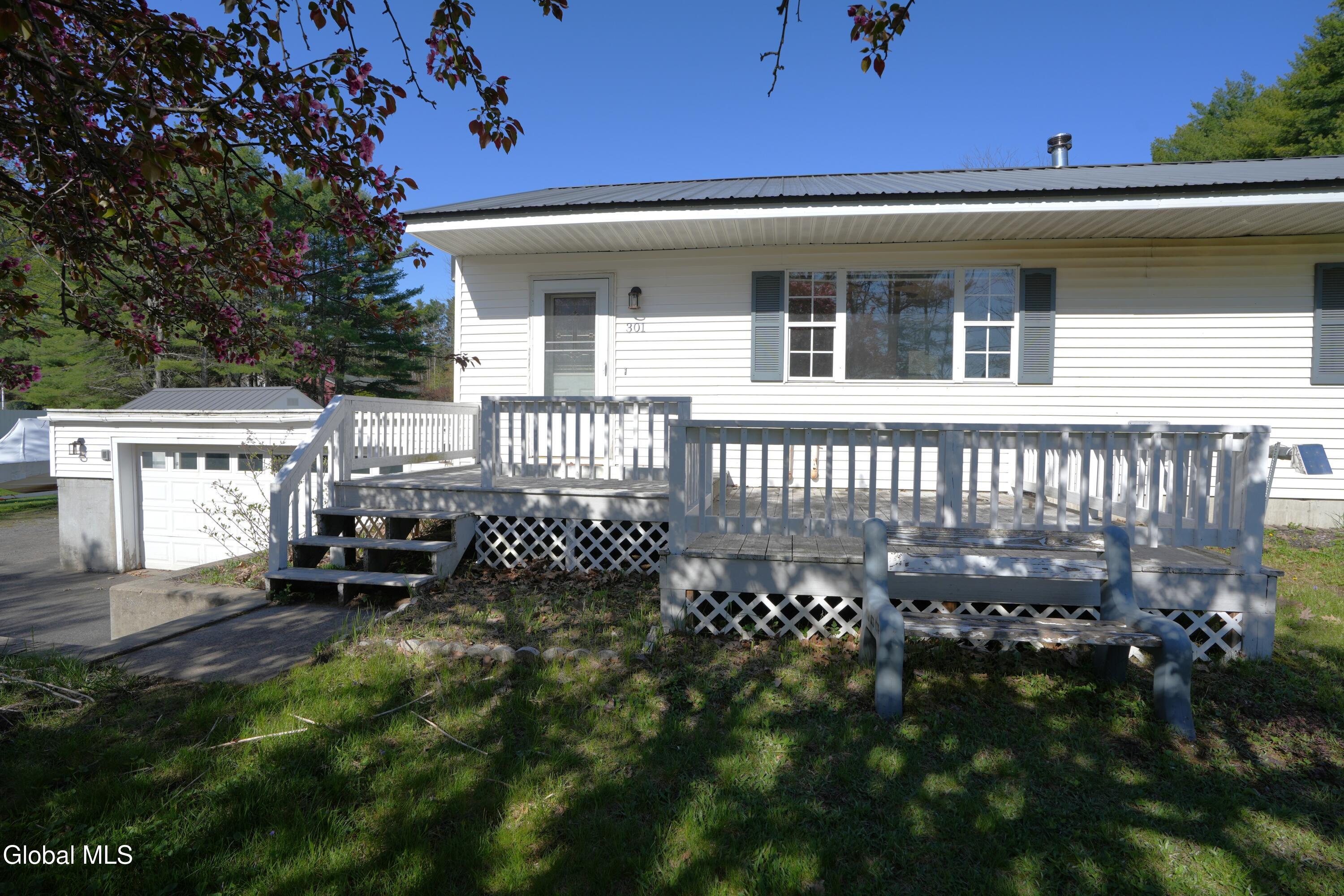 301 Bemis Road Gloversville, NY 12078 - Photo 4 of 26 9