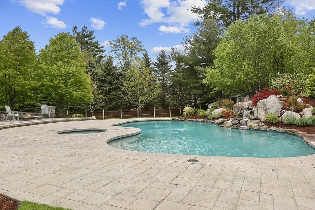 16 Somerset Drive Andover, MA 01810 - Photo 29 of 30 a view of a backyard