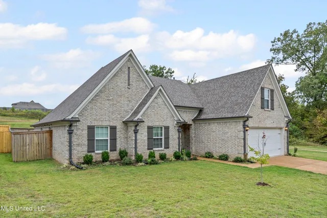 $355,000 | 155 Magnolia Hts Drive, Hernando, MS 38632