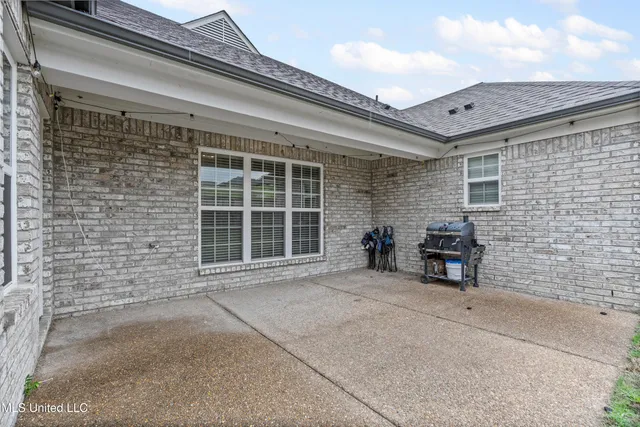 $355,000 | 155 Magnolia Hts Drive, Hernando, MS 38632