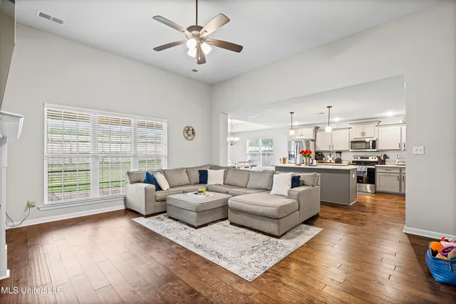 $355,000 | 155 Magnolia Hts Drive, Hernando, MS 38632