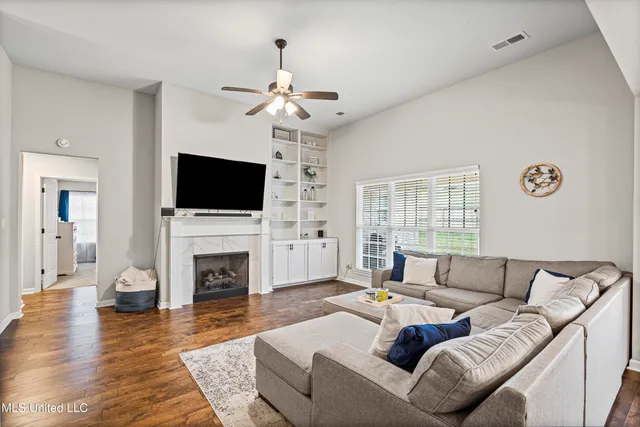 $355,000 | 155 Magnolia Hts Drive, Hernando, MS 38632