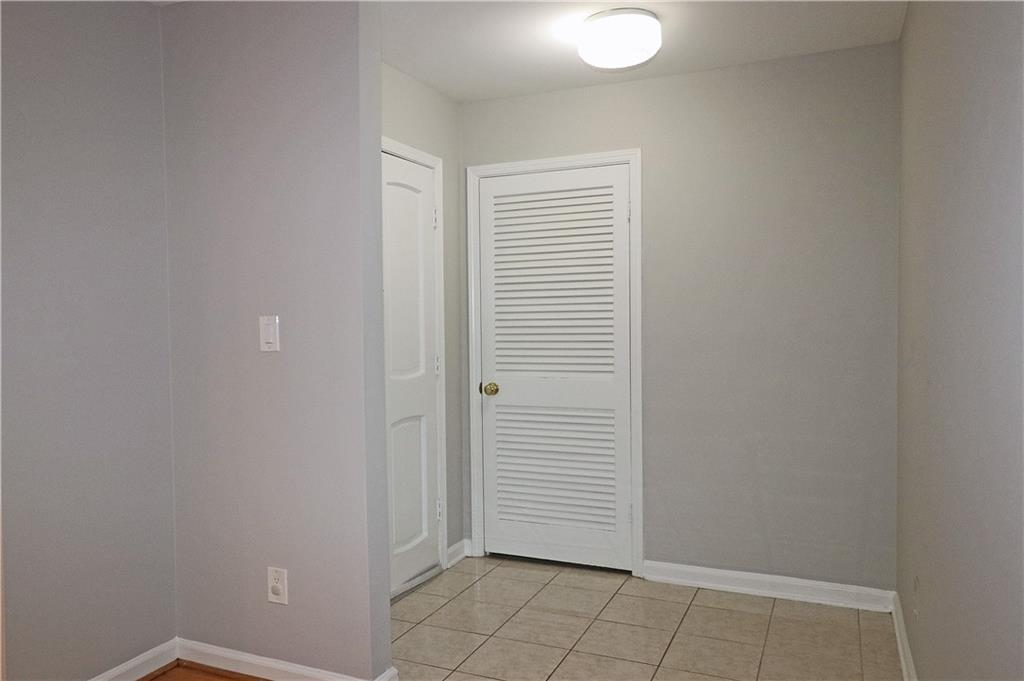 40 Glenald Way Northwest Atlanta, GA 30327 - Photo 3 of 35 a view of a livingroom with an empty space