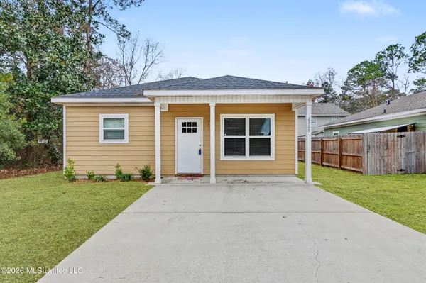 $194,900 | 2705 North 11th Street, Ocean Springs, MS 39564