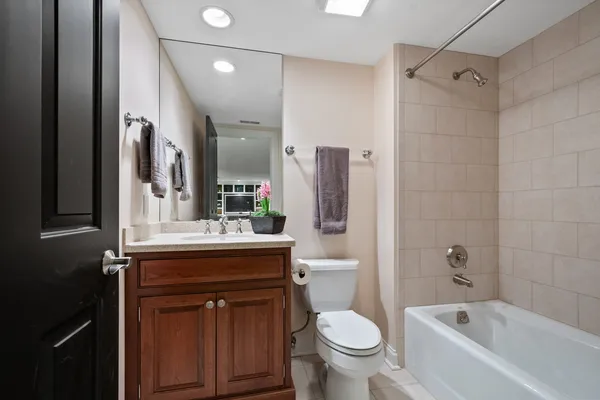 $1,399,000 | 563 Greenway Drive, Lake Forest, IL 60045