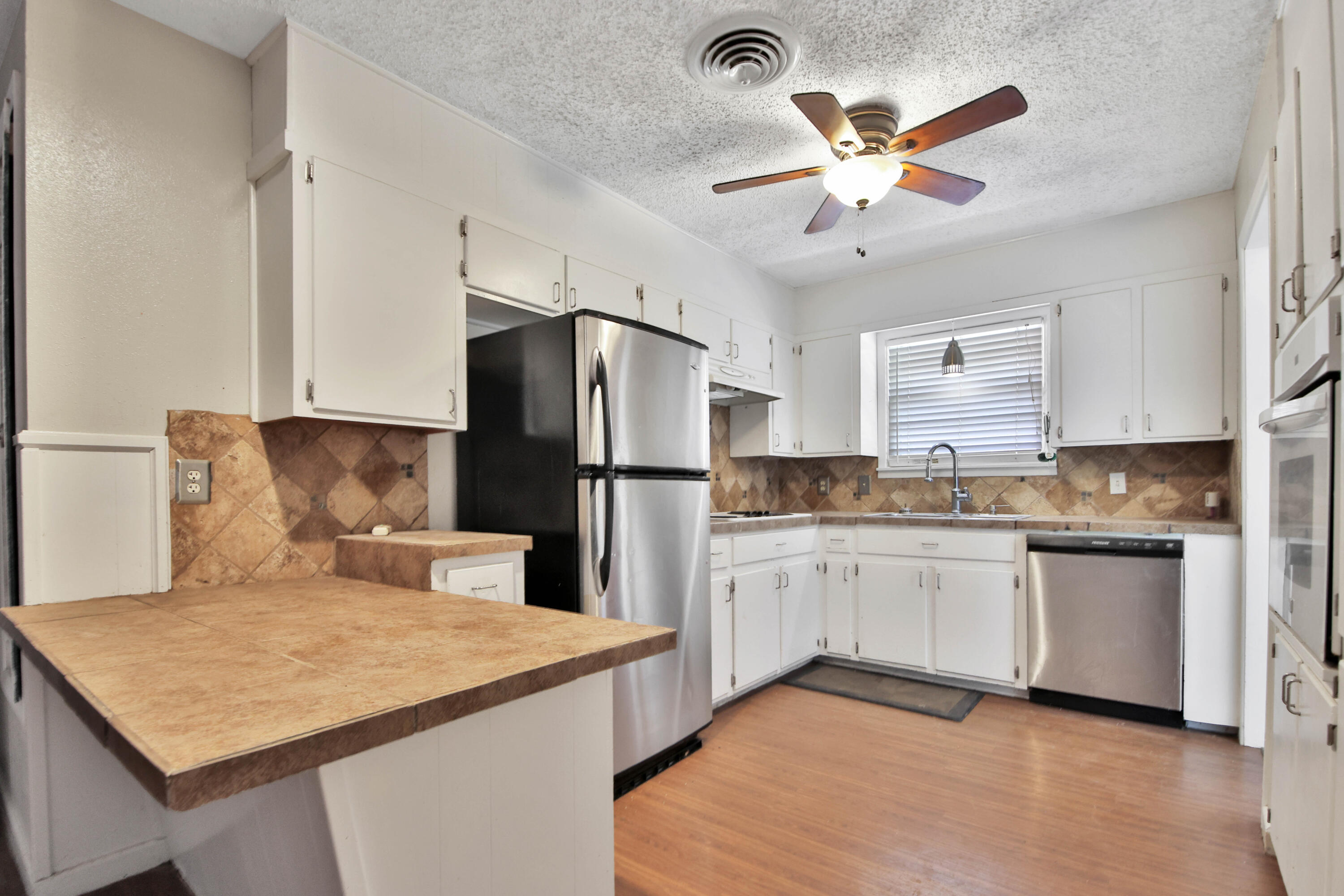 4317 31st Street Lubbock, TX 79410 - Photo 11 of 34 IMG_9834