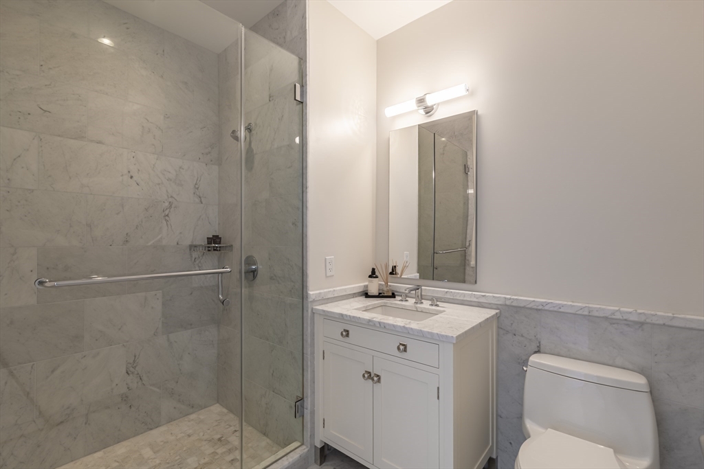 1 Franklin Street, Unit PH1B Boston, MA 02110 - Photo 34 of 42