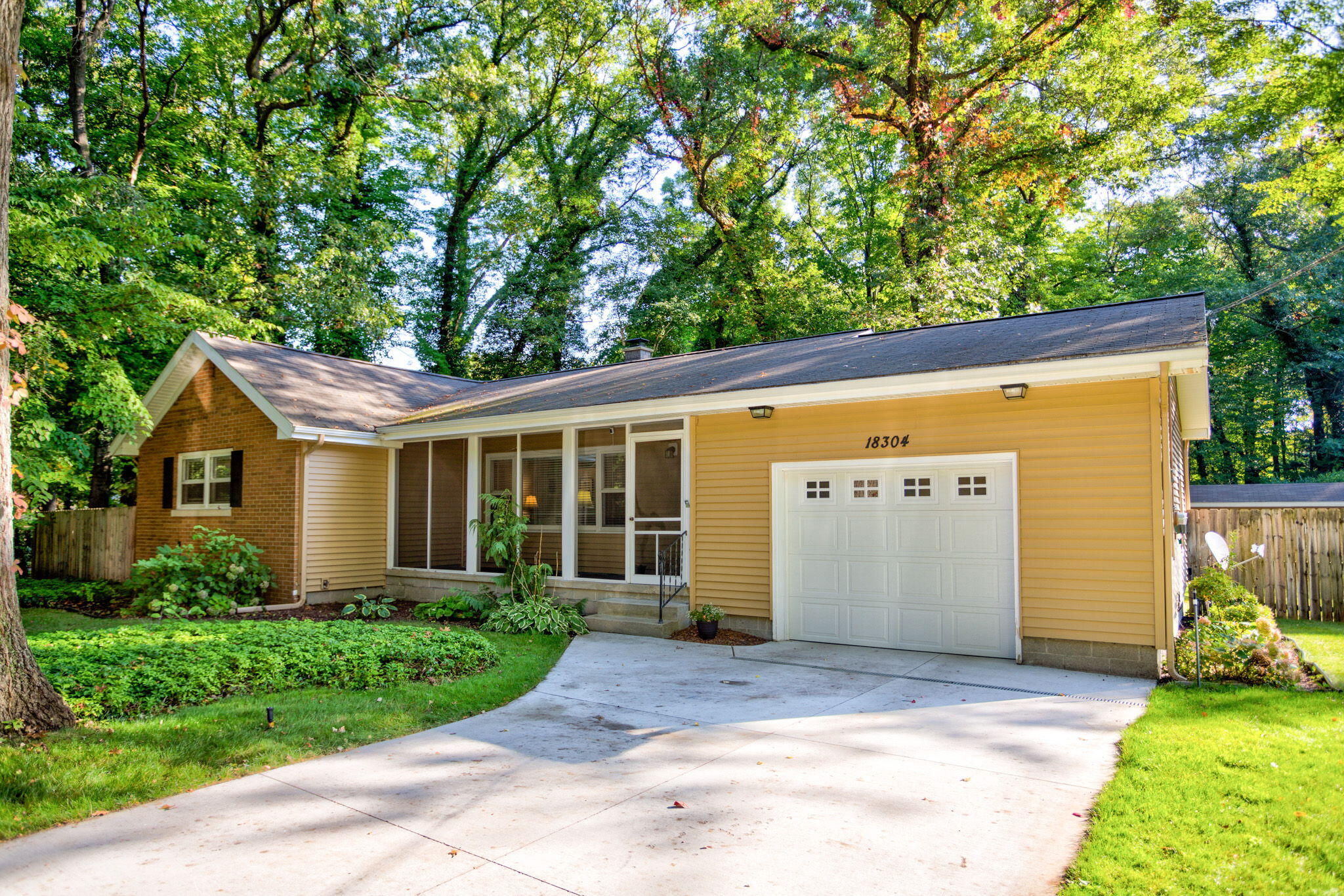 18304 North Fruitport Road Spring Lake, MI 49456 - Photo 2 of 31 Front Photo