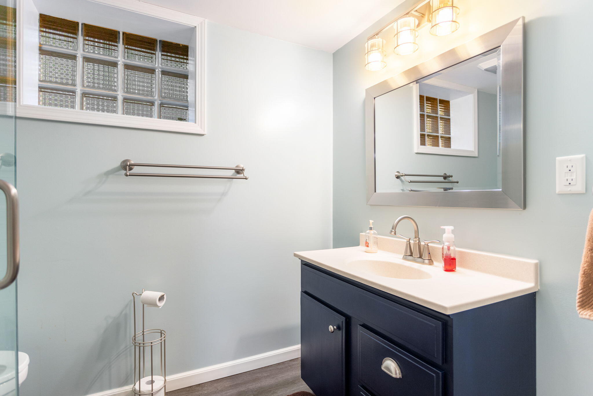 18304 North Fruitport Road Spring Lake, MI 49456 - Photo 27 of 31 Bathroom 2