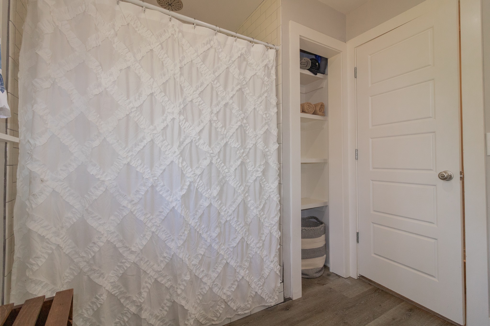 555 Lindsley Road Lebanon, TN 37090 - Photo 13 of 31 a bathroom with a shower