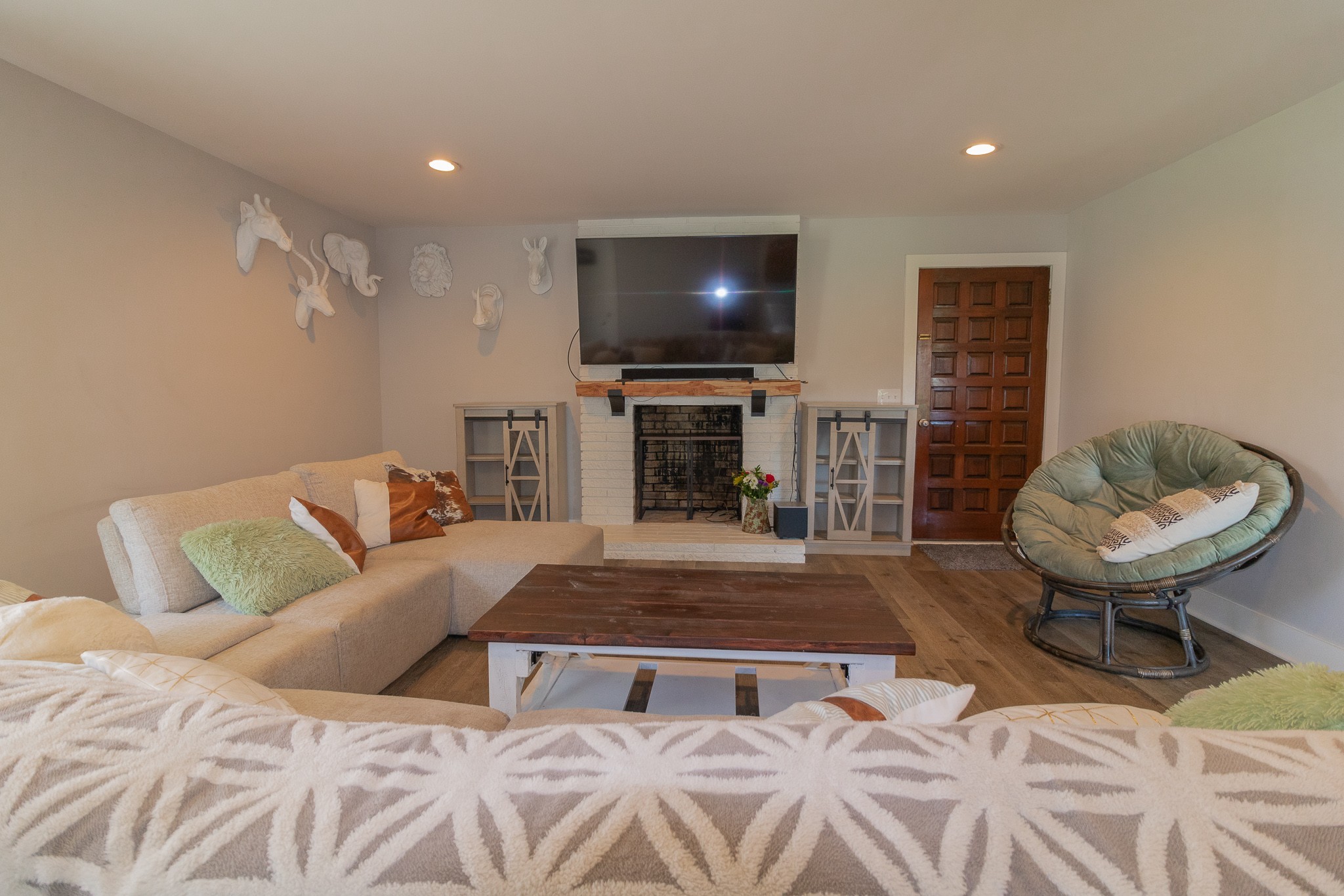 555 Lindsley Road Lebanon, TN 37090 - Photo 21 of 31 a living room with furniture and a flat screen tv