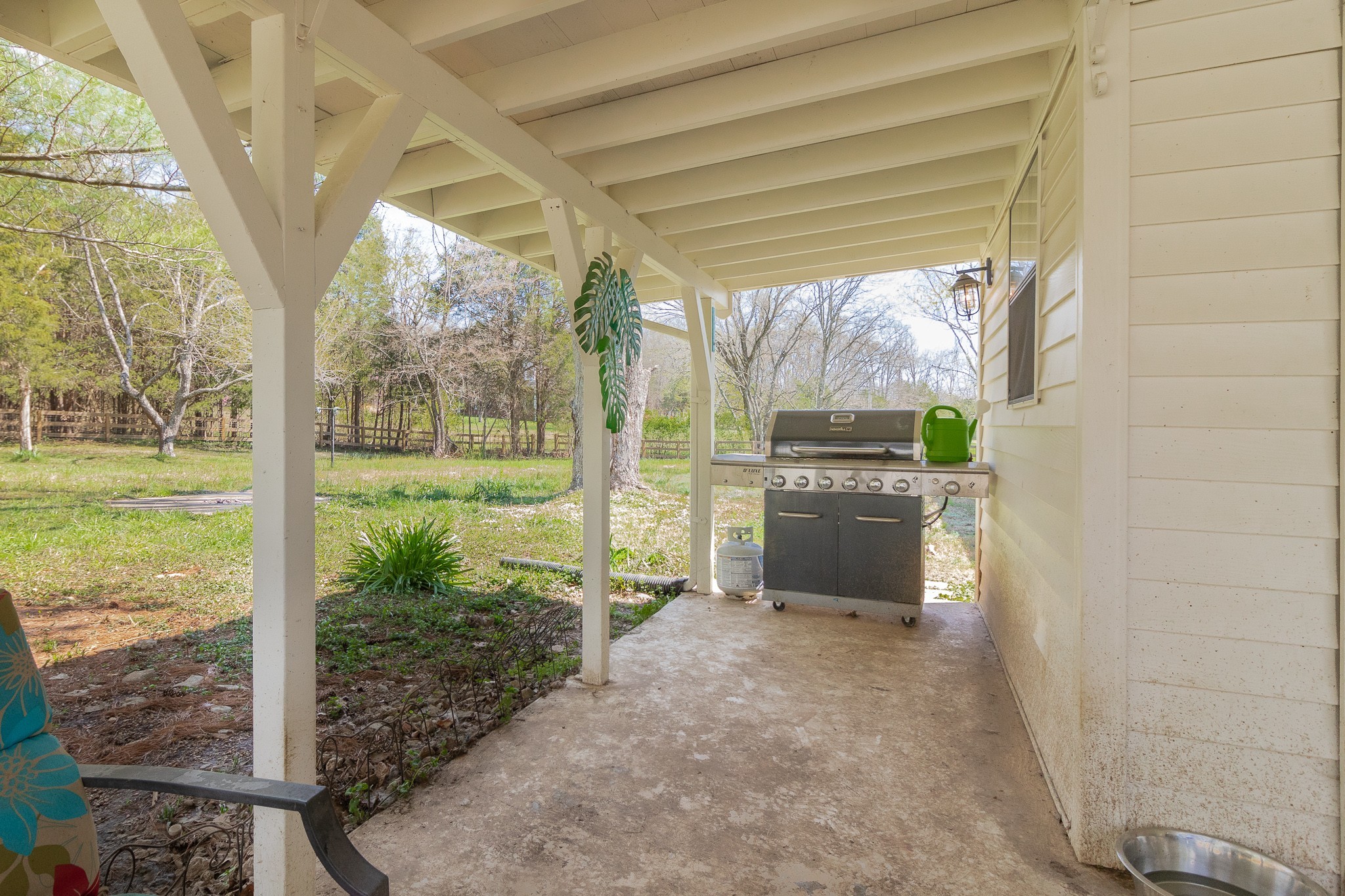 555 Lindsley Road Lebanon, TN 37090 - Photo 29 of 31 a view of a porch and garden