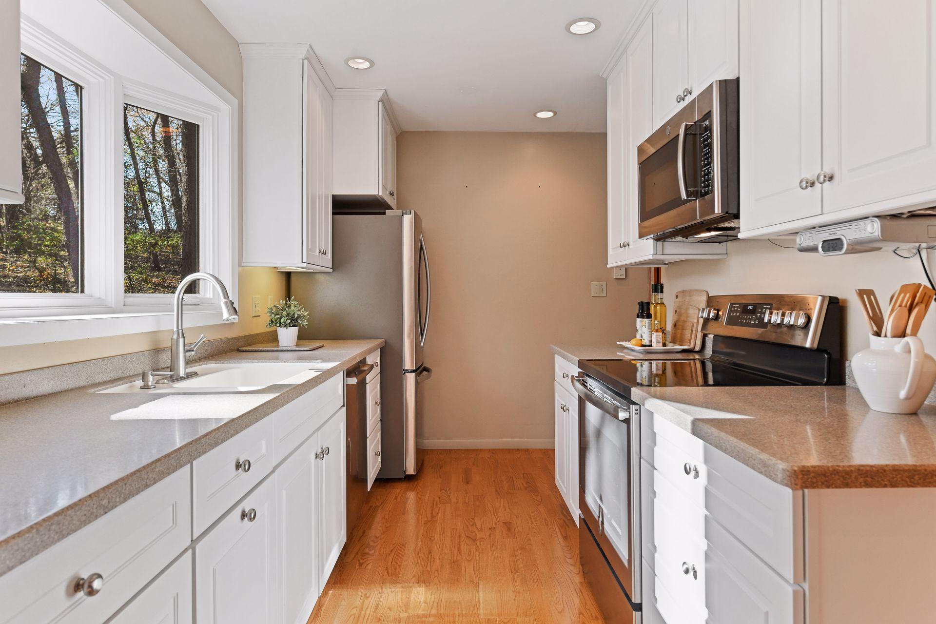 14625 Spring Lake Road Minnetonka, MN 55345 - Photo 12 of 32 Gallery Image 12