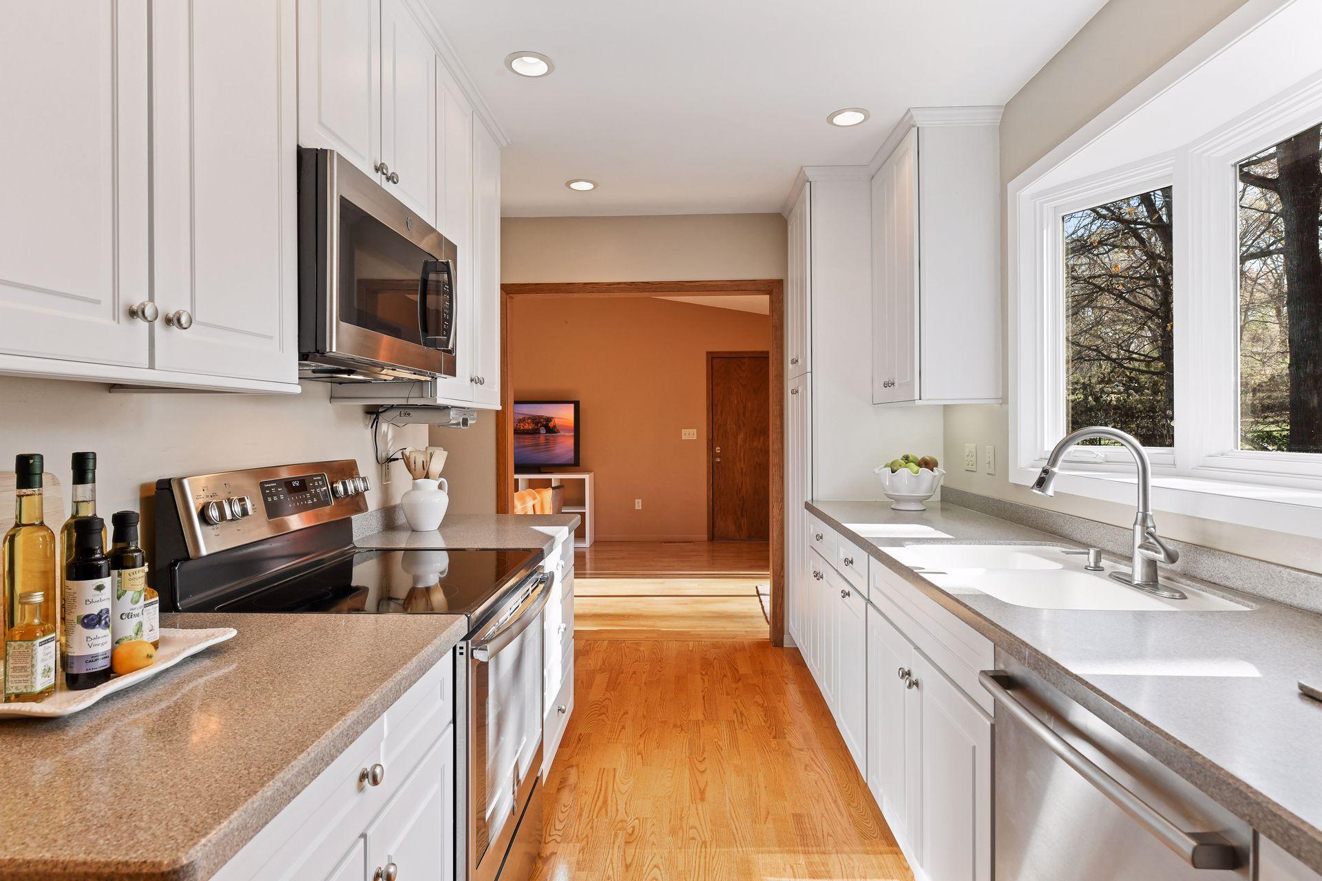 14625 Spring Lake Road Minnetonka, MN 55345 - Photo 13 of 32 Gallery Image 13