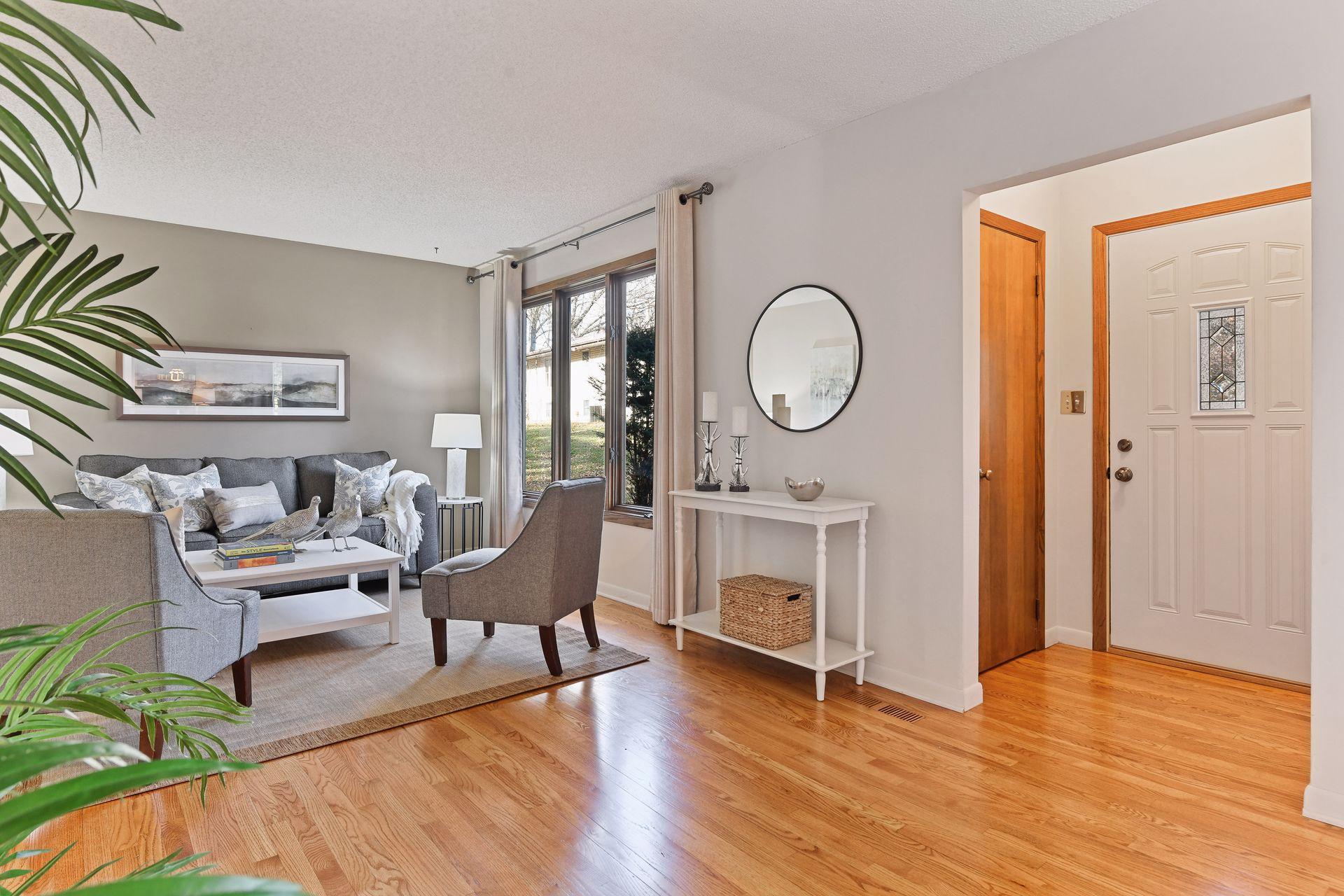 14625 Spring Lake Road Minnetonka, MN 55345 - Photo 5 of 32 Gallery Image 5