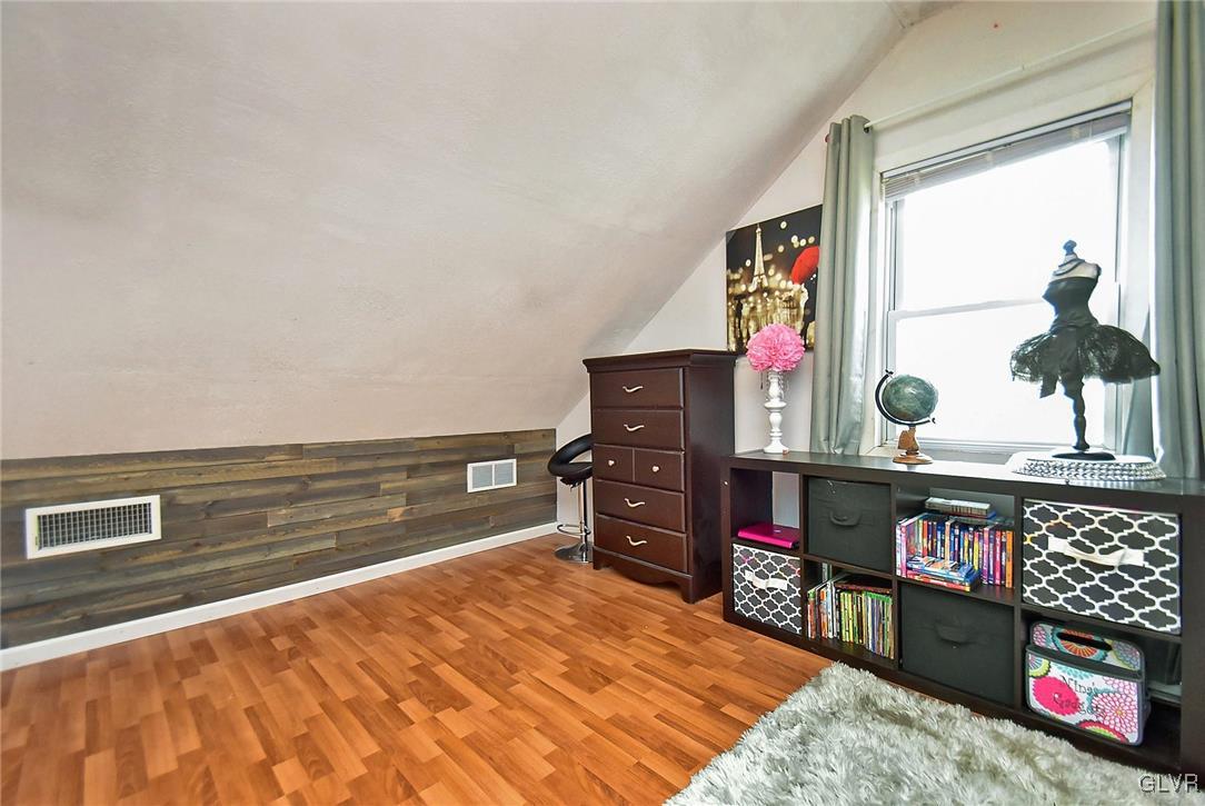 2019 Edgehill Road Bethlehem, PA 18017 - Photo 26 of 37 Gallery Image 26