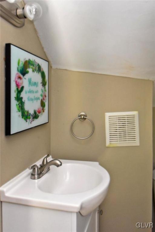 2019 Edgehill Road Bethlehem, PA 18017 - Photo 27 of 37 Gallery Image 27