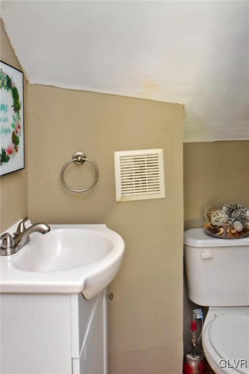 2019 Edgehill Road Bethlehem, PA 18017 - Photo 28 of 37 Gallery Image 28