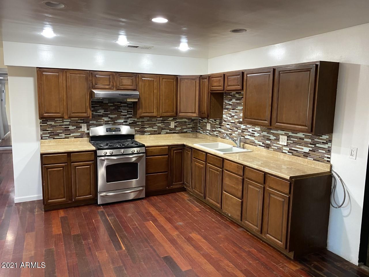2042 West Chipman Road Phoenix, AZ 85041 - Photo 16 of 29 thumbnail_IMG_2889