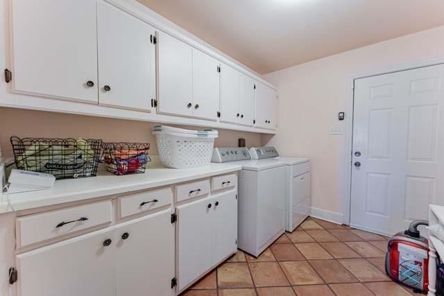 6209 Point La Vista Road Malakoff, TX 75148 - Photo 17 of 38 a kitchen with white cabinets and white appliances