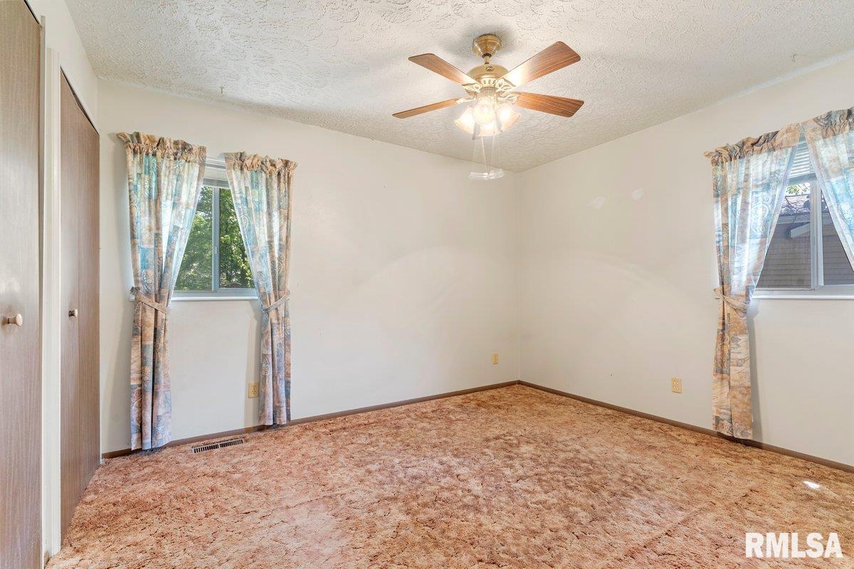 2824 Cardigan Drive Springfield, IL 62702 - Photo 11 of 20