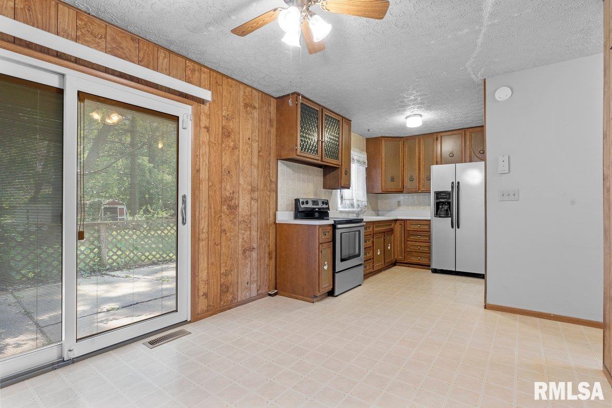 2824 Cardigan Drive Springfield, IL 62702 - Photo 6 of 20