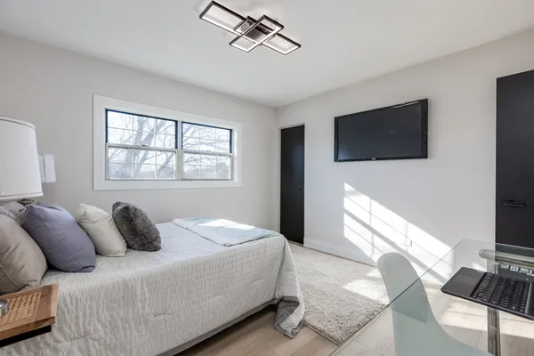 $324,400 | 7114 Olde Gatehouse Road, Tinley Park, IL 60477
