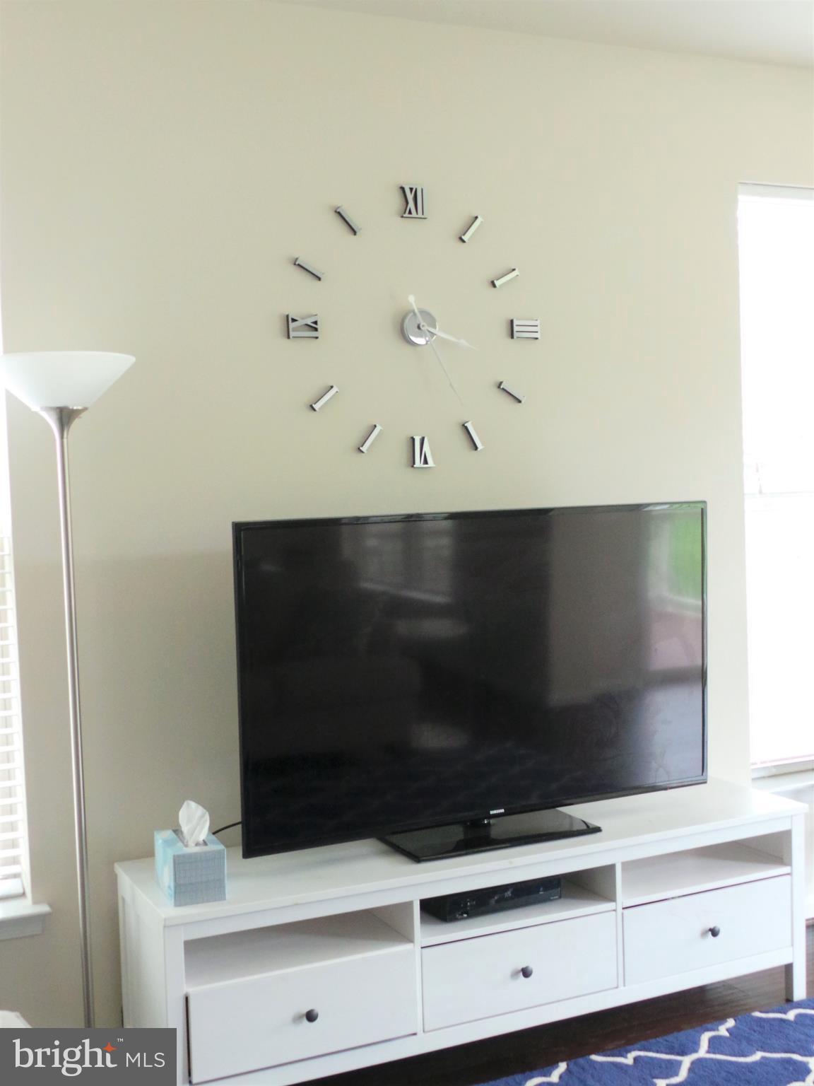 25278 Arrowroot Terrace Chantilly, VA 20152 - Photo 14 of 30 Family Room 3