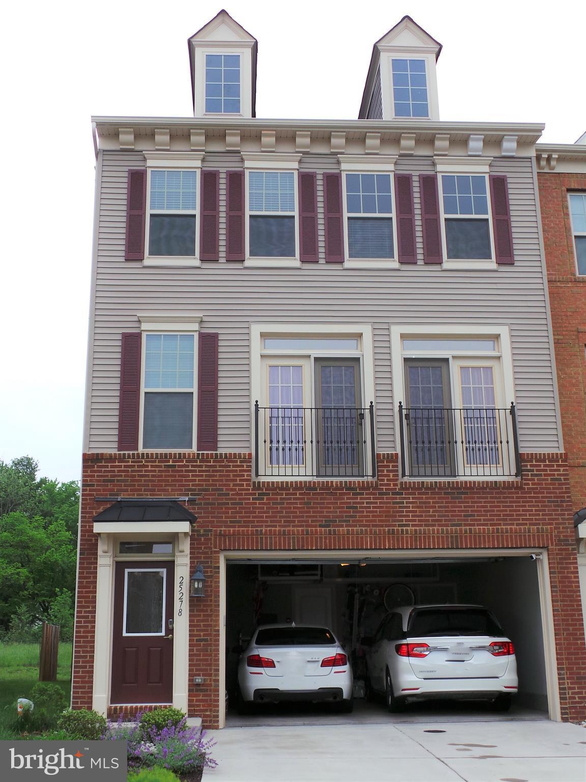 25278 Arrowroot Terrace Chantilly, VA 20152 - Photo 2 of 30 Exterior (Front)