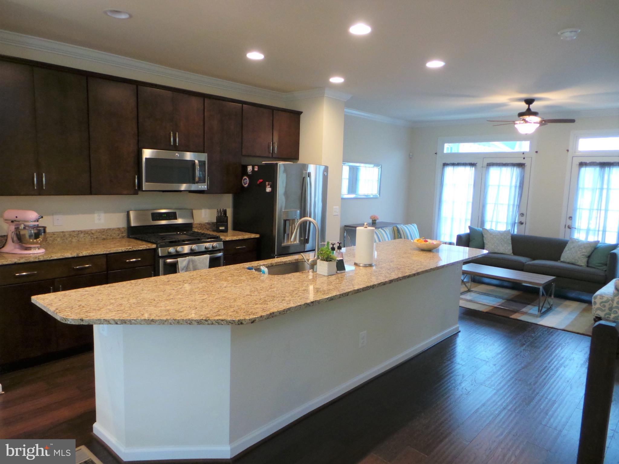25278 Arrowroot Terrace Chantilly, VA 20152 - Photo 7 of 30 Kitchen