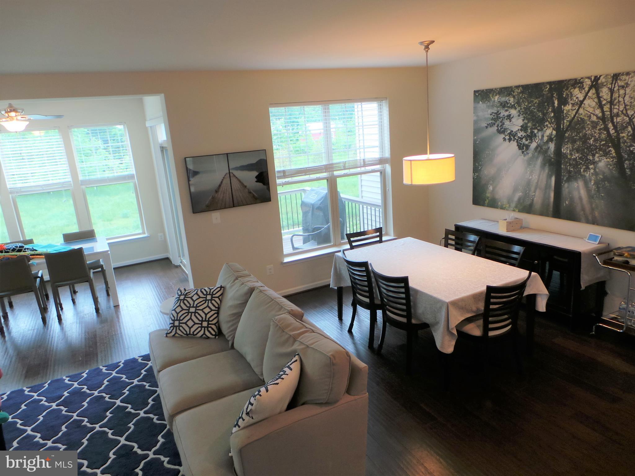 25278 Arrowroot Terrace Chantilly, VA 20152 - Photo 10 of 30 Dining Room / Family Rm