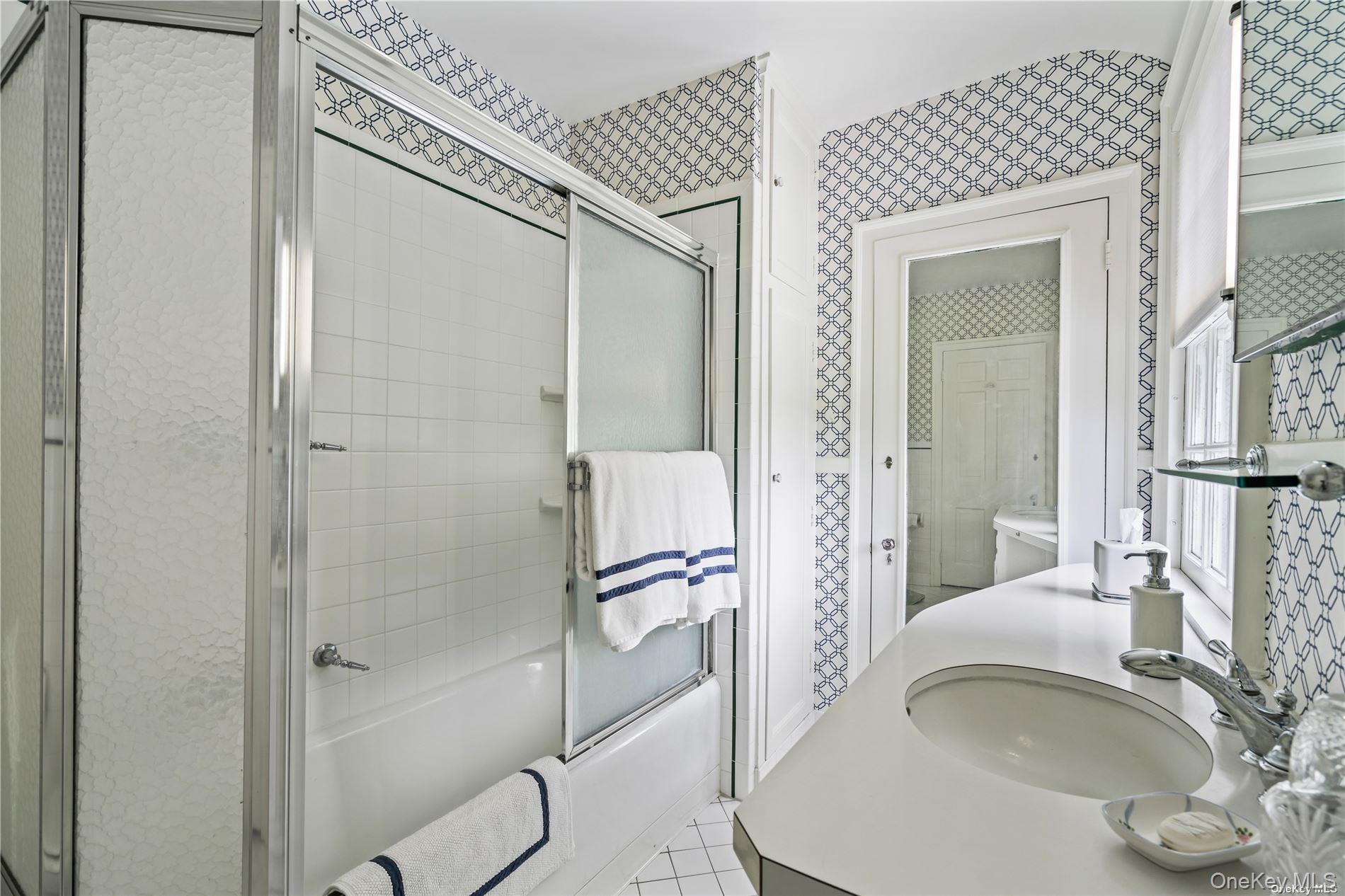 200 Cleft Road Mill Neck, NY 11765 - Photo 21 of 36 Guest Bathroom