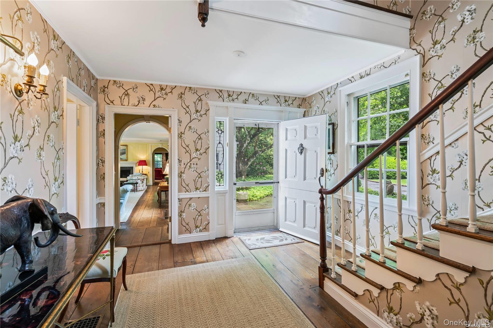 200 Cleft Road Mill Neck, NY 11765 - Photo 6 of 36 Entrance Foyer