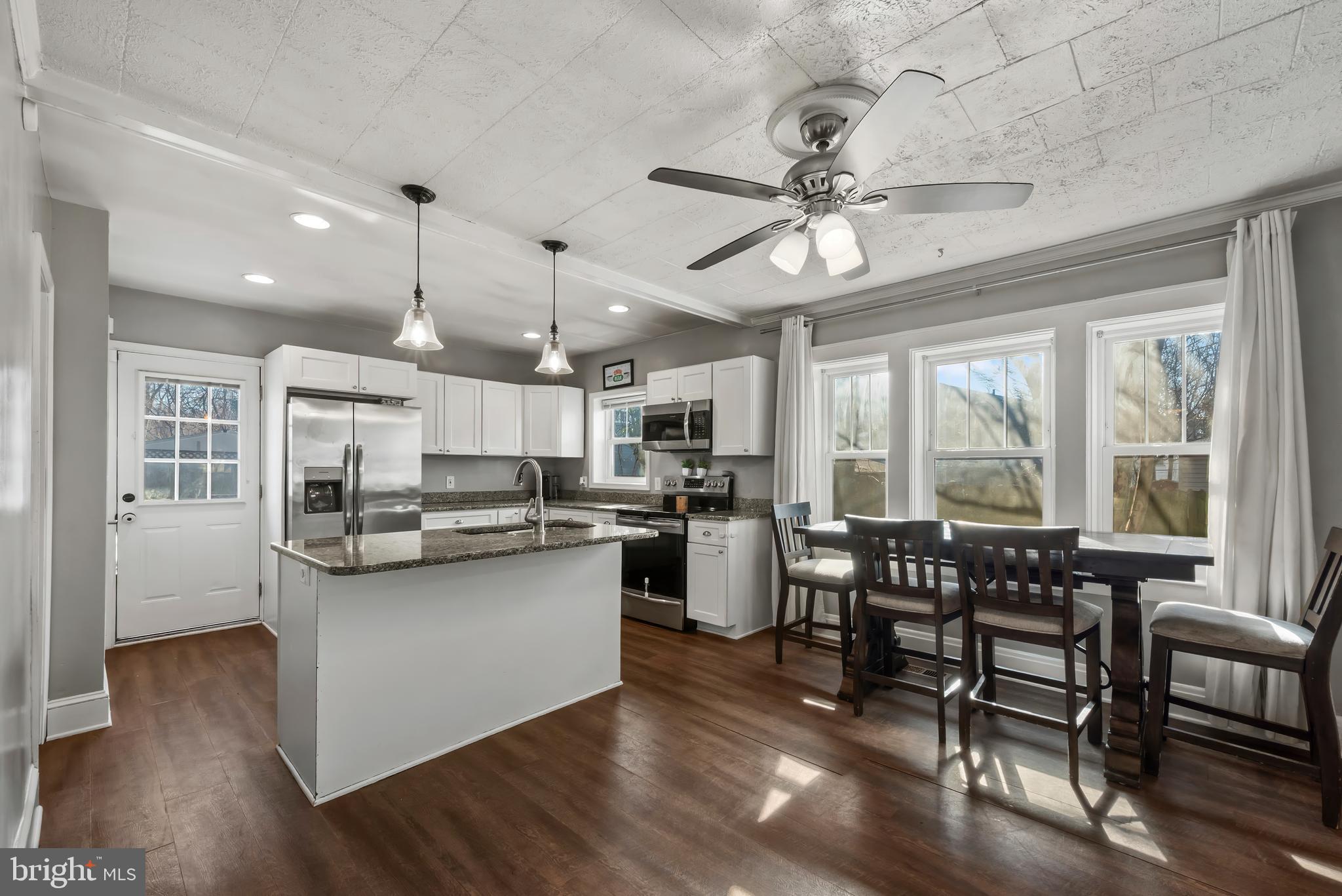 103 Arundel Road Pasadena, MD 21122 - Photo 7 of 29