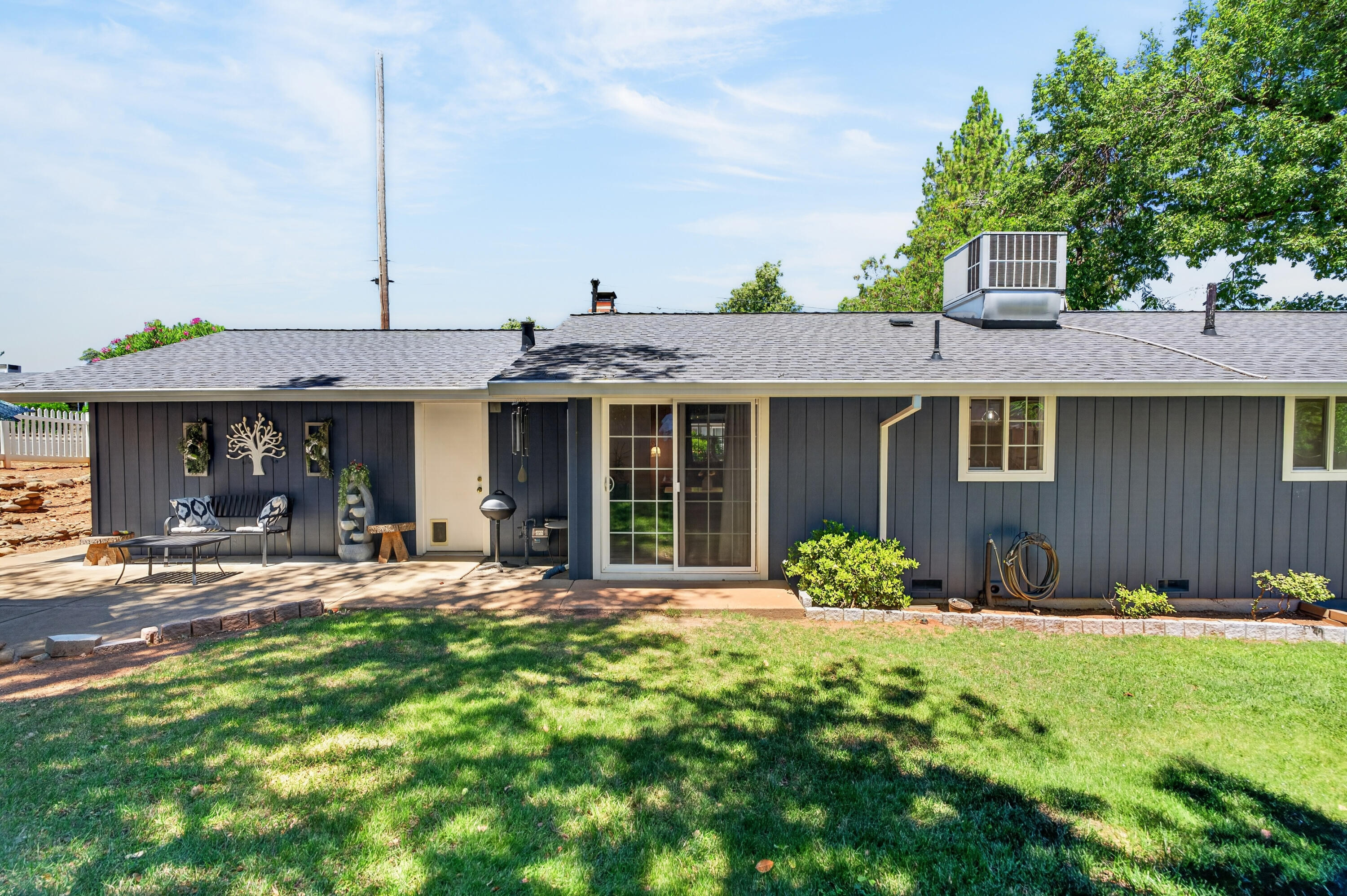 1439 Harpole Road Redding, CA 96002 - Photo 25 of 30 Backyard